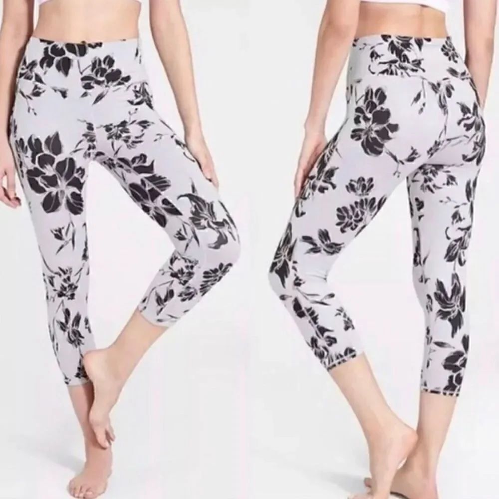 Athleta Chaturanga Capri Magnolia Floral High Rise S